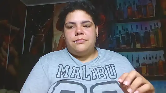 Hailey_Curvy webcam