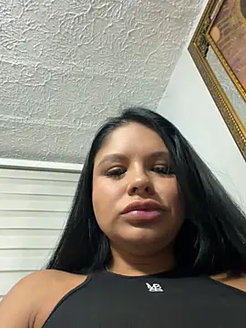 Elara_Luxe webcam