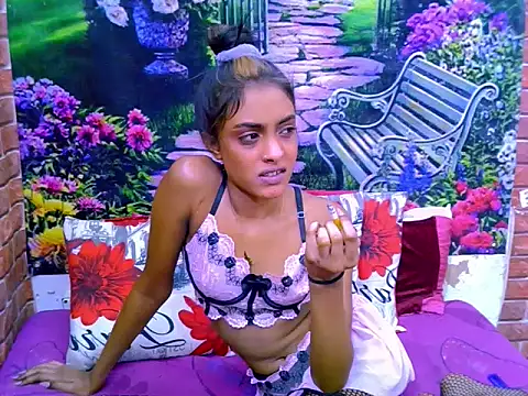 IndianPretty14u2Luv webcam