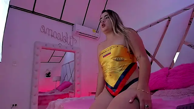 lauren_sofiaa webcam