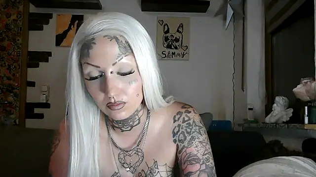 RoxxyInk webcam