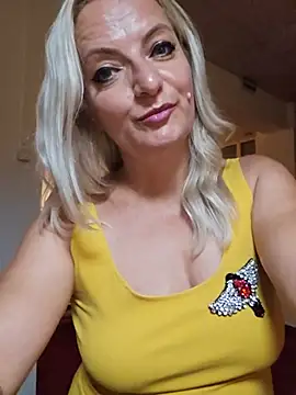 LadyTouch live cam on StripChat
