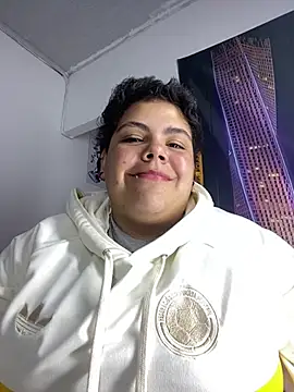 Hailey_Curvy webcam
