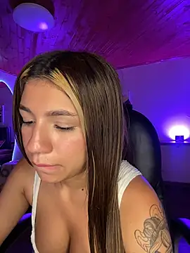 Isabella18_pink webcam