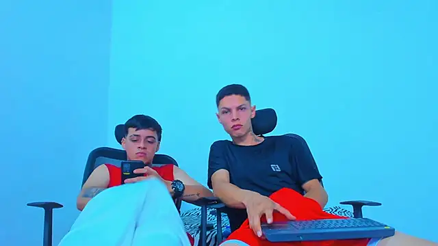 Thomas-Wil Live Web Cam Show
