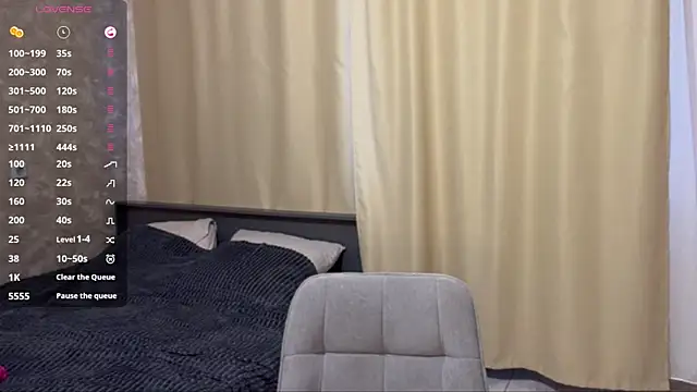 TanaDeschaine webcam