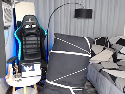 alexsuckable01 webcam