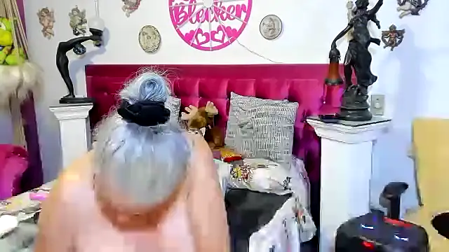 ArianaGoldd webcam