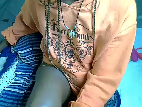 Pearl_petite webcam
