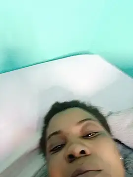 Lightskinbae webcam
