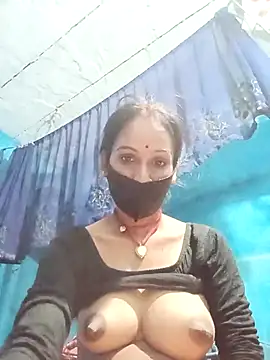 Nandani-758 webcam