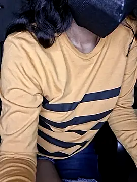 isha_zara webcam
