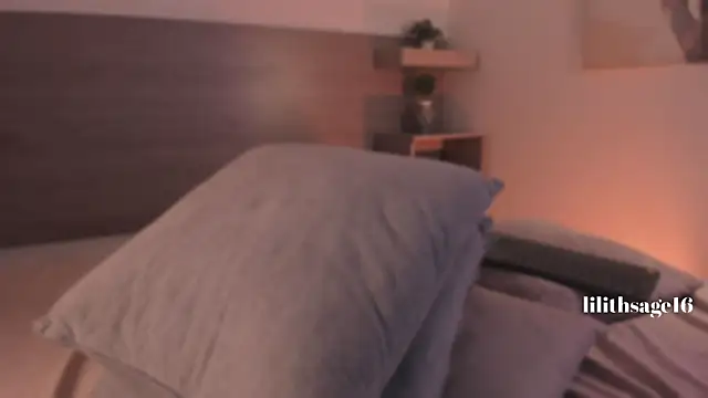 Lilith_Sage_ webcam