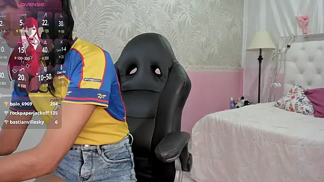 Tiara_Latina webcam