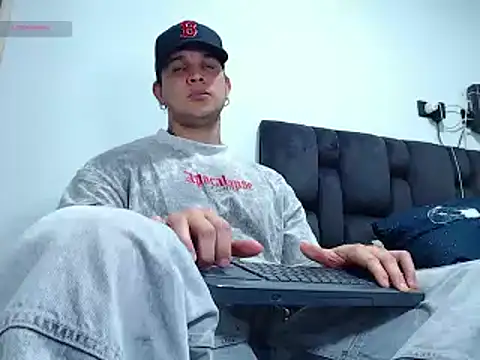 jacob_lautnerr webcam