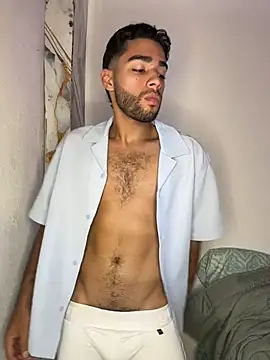AlejandroGreco live cam on StripChat