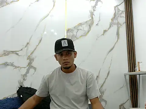 Leo27__ webcam