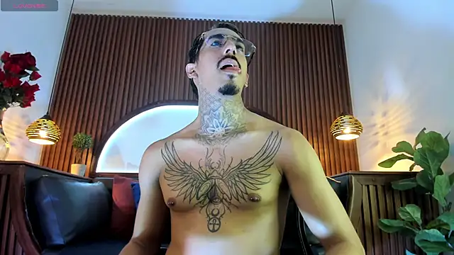 Donovan_Desmond webcam