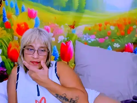 indianroxy webcam