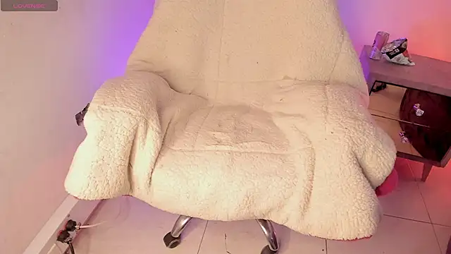 sofi_soft_ live cam on StripChat