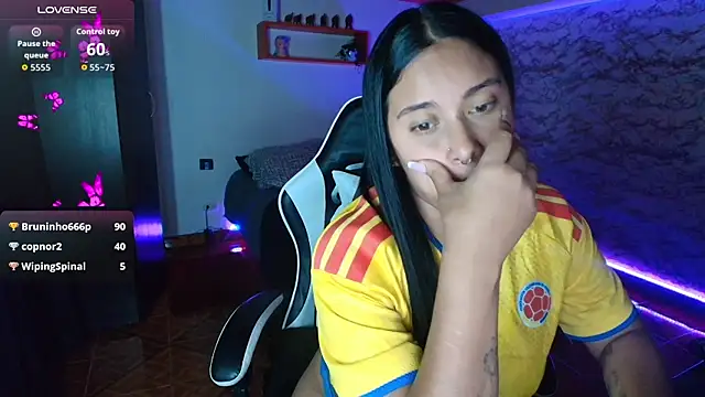 Camila_IRoose webcam