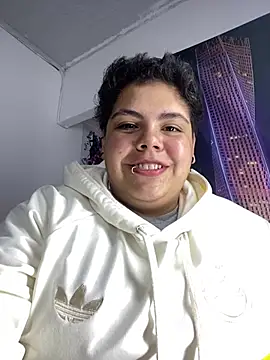 Hailey_Curvy webcam
