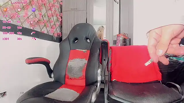 Mainaina - Couple webcam sex chat