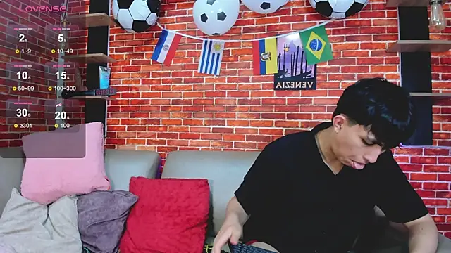 Hoot_boyss_ Live Web Cam Show