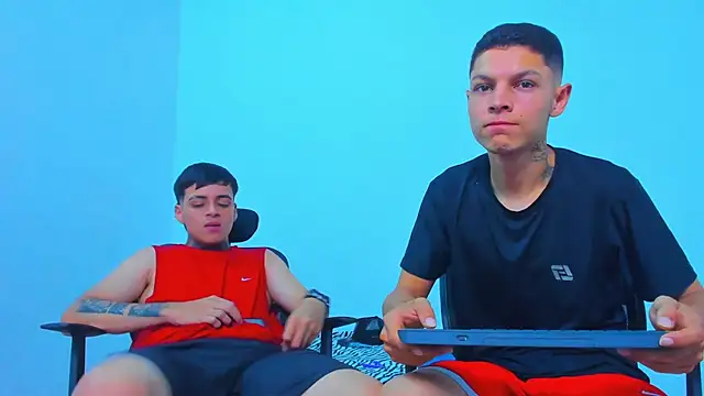 Thomas-Wil Live Web Cam Show