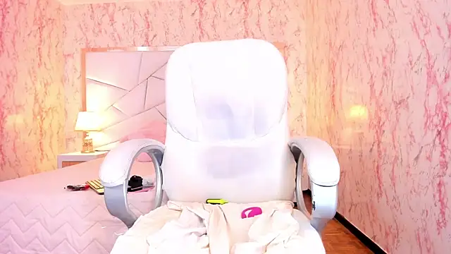 Emily_Whinfre webcam
