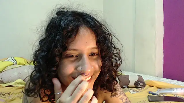 AlinaWoolf_ webcam