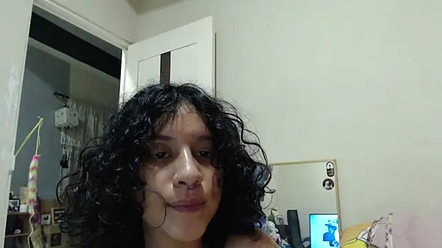 AlinaWoolf_ webcam