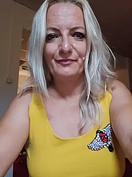 LadyTouch live cam on StripChat