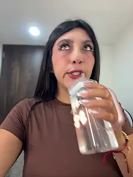 MiaJones21