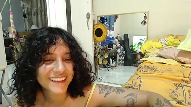 AlinaWoolf_ webcam