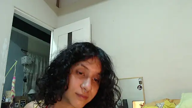 AlinaWoolf_ webcam