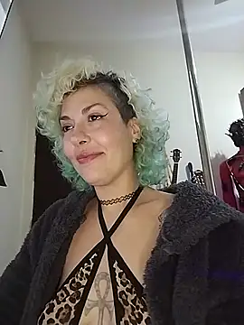MariLouM live cam on StripChat