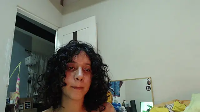 AlinaWoolf_ webcam