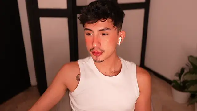 sweettaaron01 live sex cam