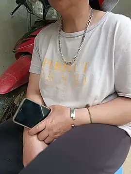 tuyet-nhi webcam