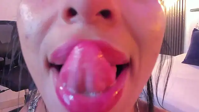 Maia_Clark520 webcam