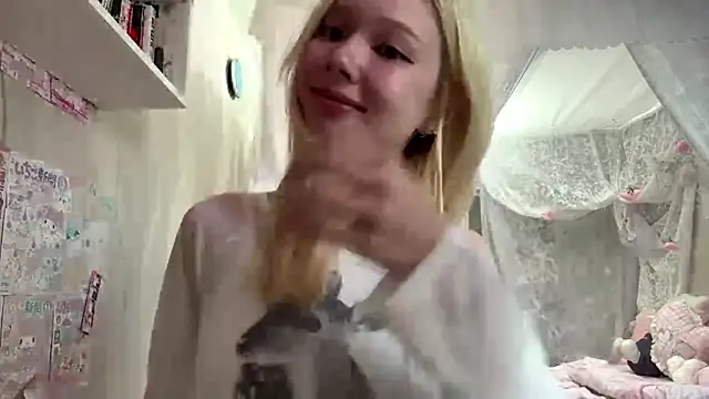 LinaFloww webcam