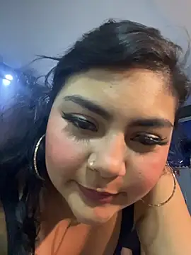 ItsEla webcam