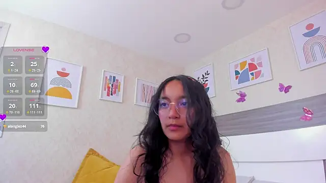 Emilyblussh webcam