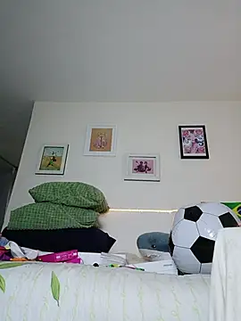 YanaSoHot webcam