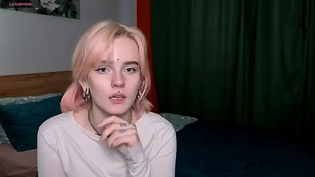 NoirMuse_ webcam