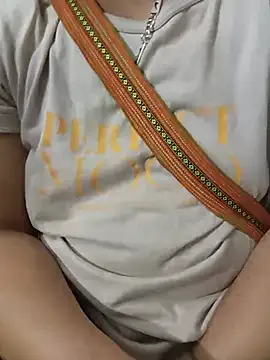 tuyet-nhi webcam