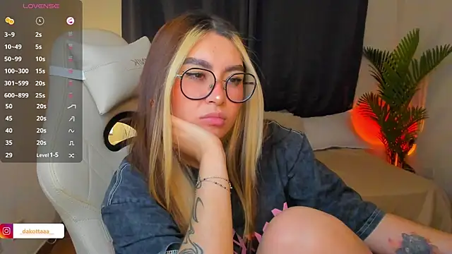 dakottaa_ webcam