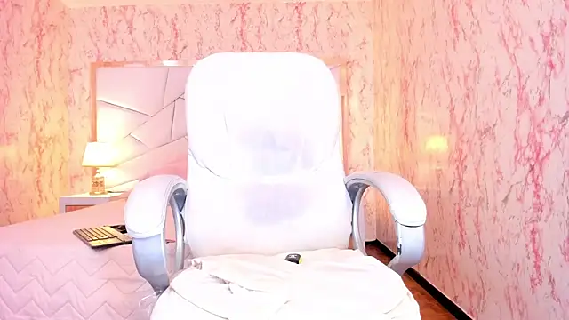 Emily_Whinfre webcam