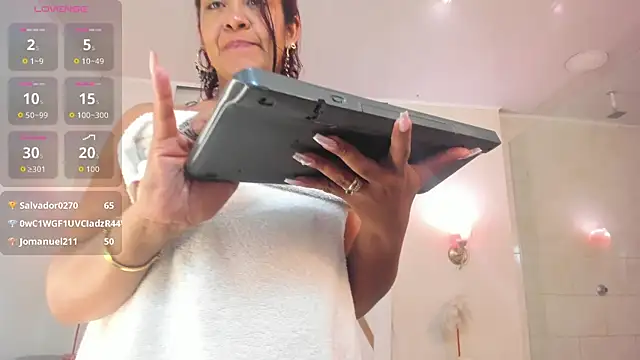 Sky_Collins_ webcam